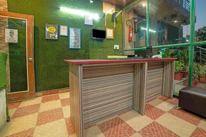 Дехрадун: Queens Pearl Inn