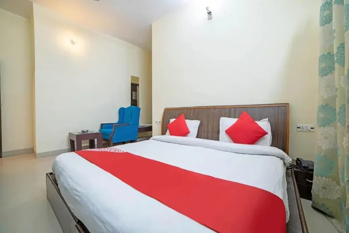 Дехрадун: Queens Pearl Inn