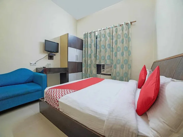 Дехрадун: Queens Pearl Inn
