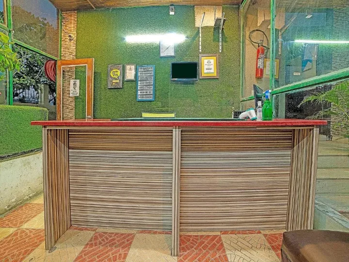 Дехрадун: Queens Pearl Inn