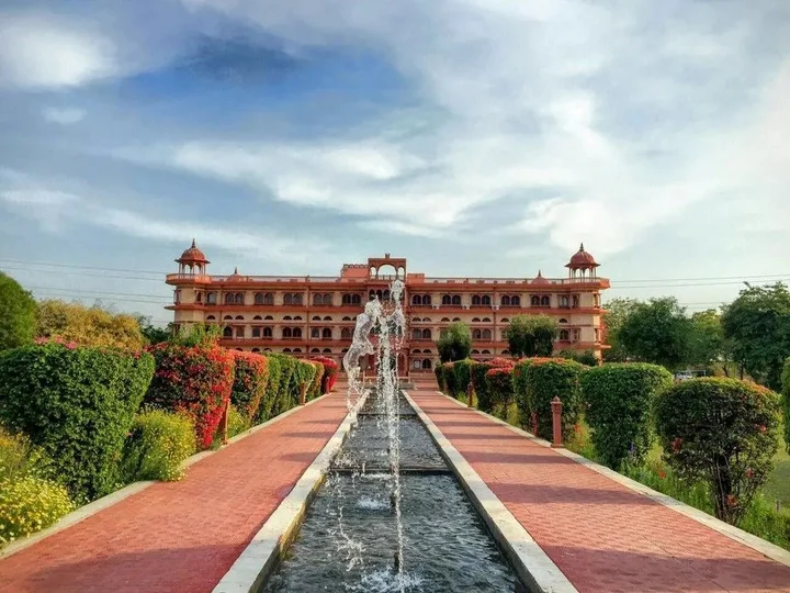 Джайпур: Hotel Lake Palace