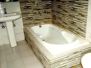 Шринагар: Houseboat Golden Ship