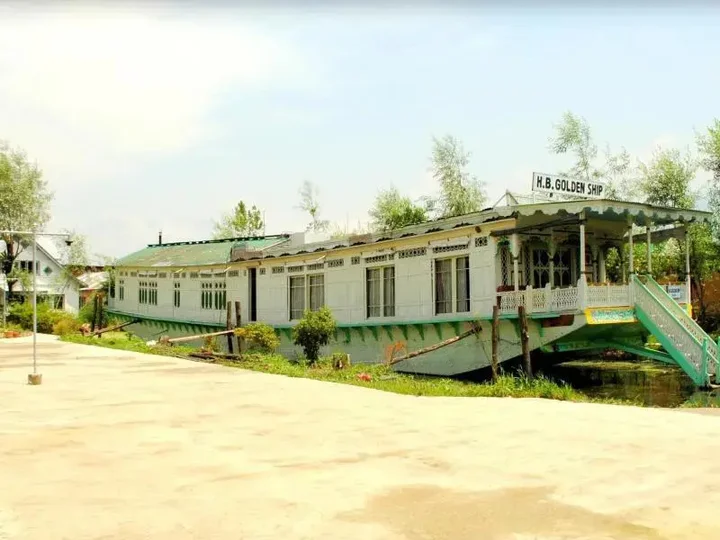 Шринагар: Houseboat Golden Ship