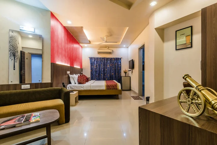 Панвель: Hotel Panchratna Panvel