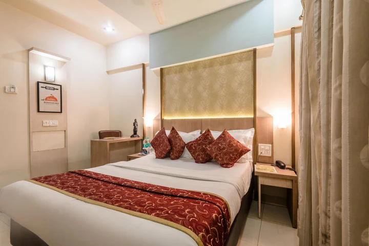 Панвель: Hotel Panchratna Panvel