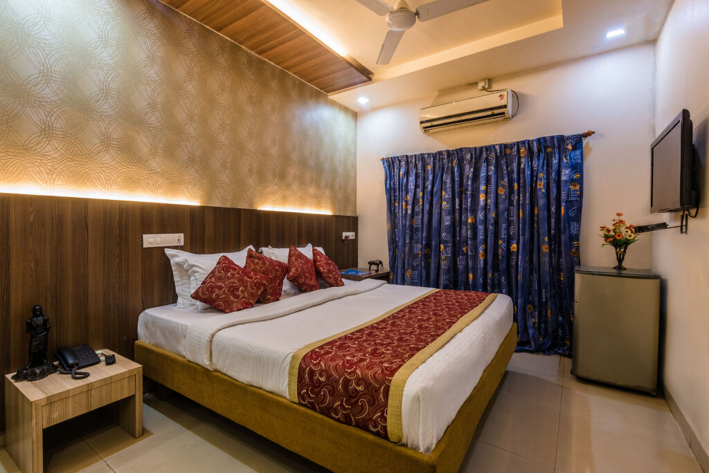 Панвель: Hotel Panchratna Panvel