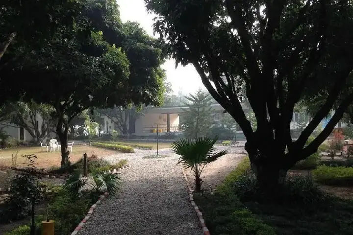 Наинитал: Kanwhizz Hum Tum Resort