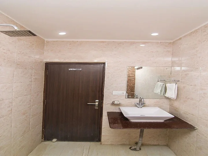 Лакхнау: FabHotel Prime Buddha Residency