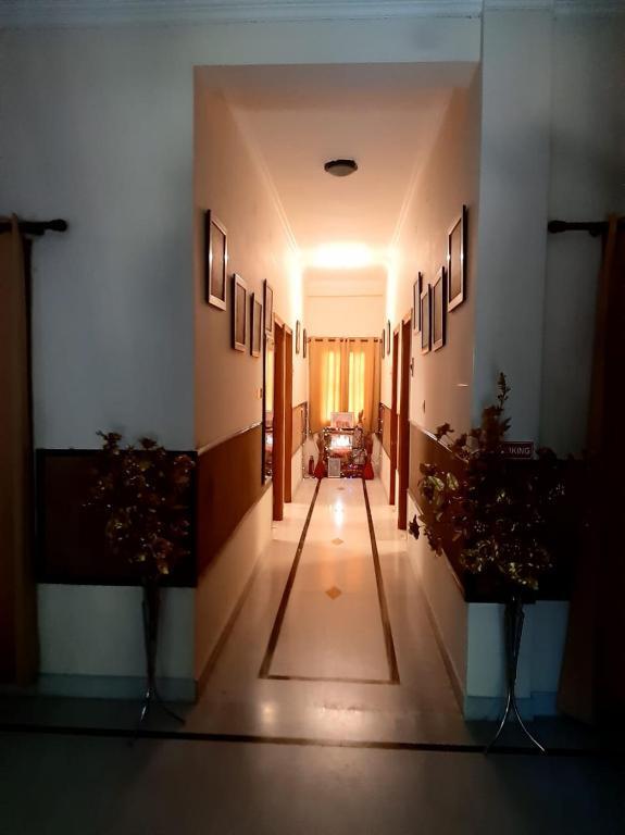 Большая Нойда: Bhambri House Hotel