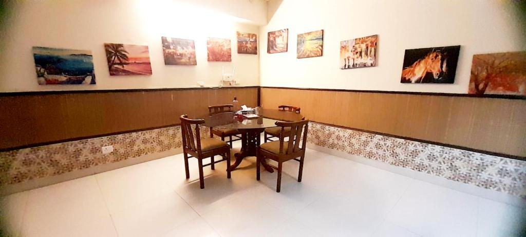 Большая Нойда: Bhambri House Hotel