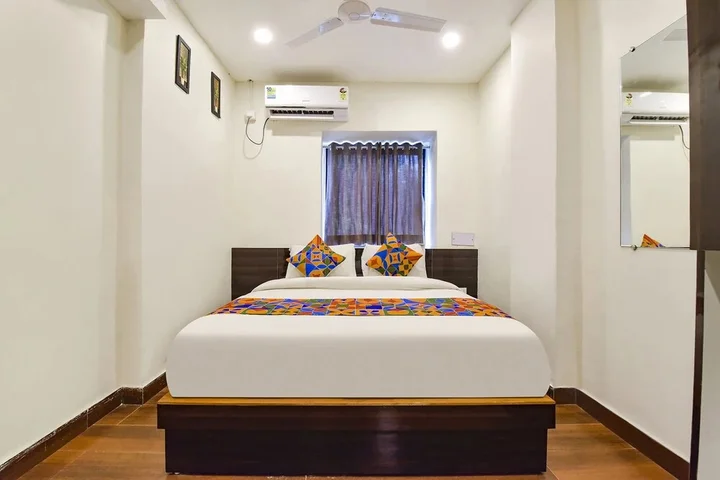 Вадодара: Hotel Sri Krishna