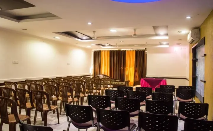 Бхопал: Hotel Ronak Plaza