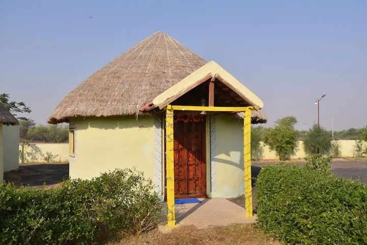 Хариджан Ваш: Rann Village Resort