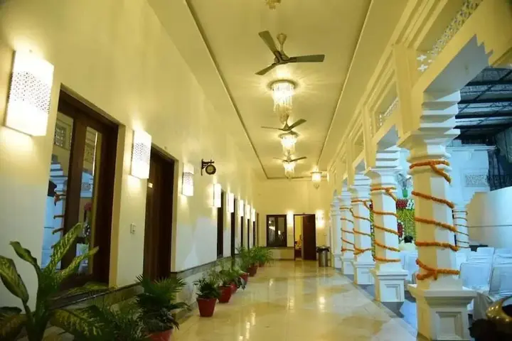 Файзабад: Kohinoor Palace