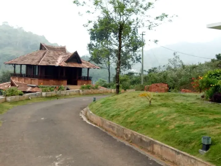 Вайтери: Vythiri Palace