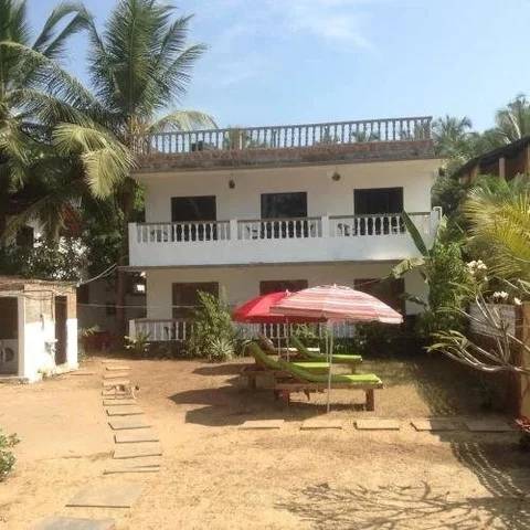 Арамбол: Happy Feet Guest House