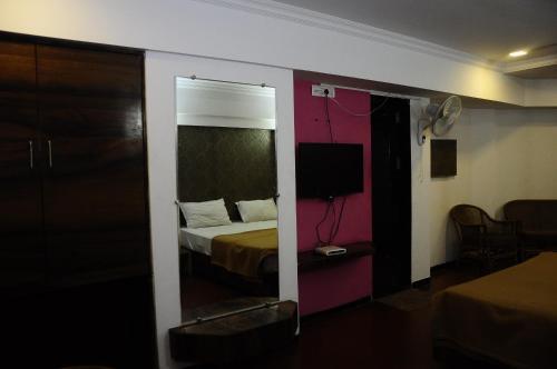 Нандур Шинготе: Hotel Utsav