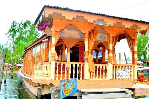 Шринагар: Houseboat Picorot Cliper