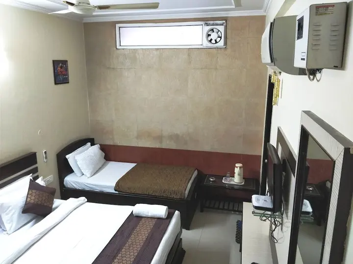 Джайпур: Hotel Jinendra Palace