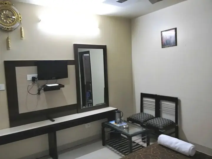 Джайпур: Hotel Jinendra Palace