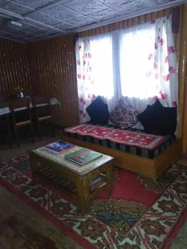 Наябазар: Vikkyz Homestay