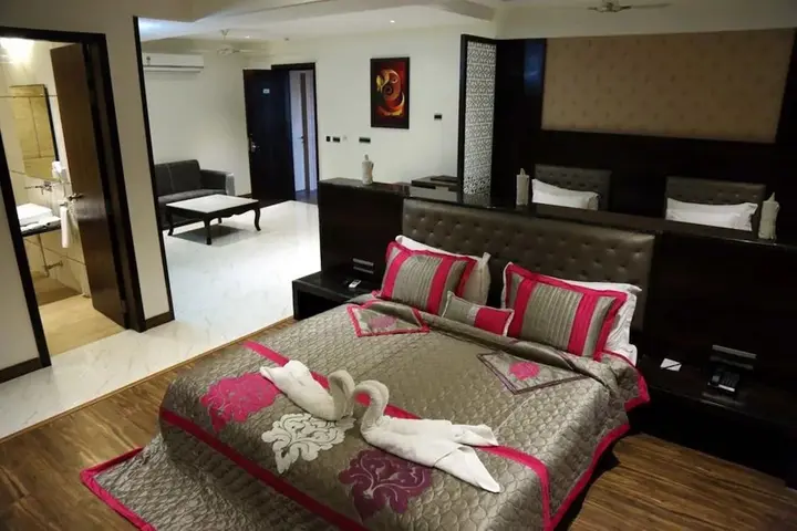 Вриндаван: The Royal Bharti Hotel