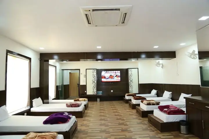 Вриндаван: The Royal Bharti Hotel