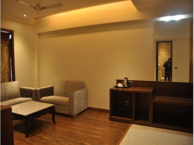 Вриндаван: The Royal Bharti Hotel