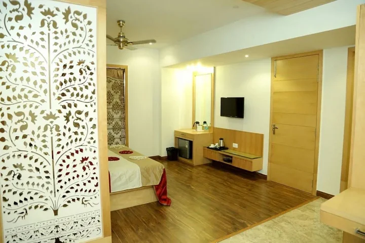 Вриндаван: The Royal Bharti Hotel