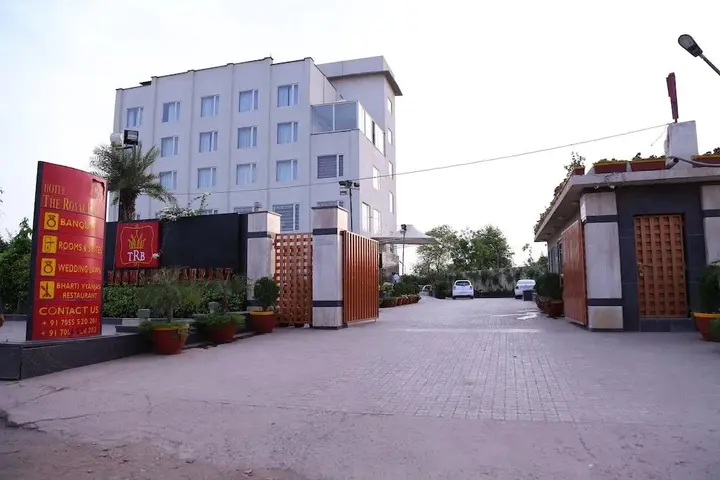 Вриндаван: The Royal Bharti Hotel