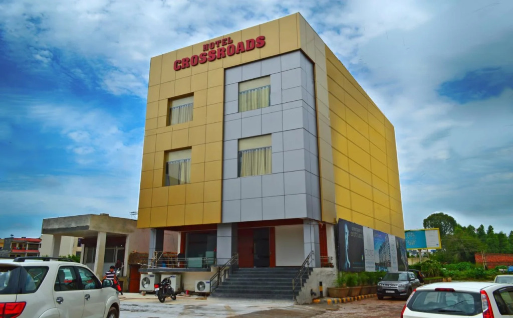 Чандигарх: Hotel Crossroads