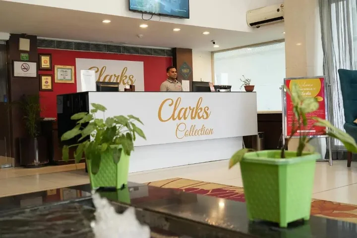 Бхавнагар: Clarks Collection Bhavnagar