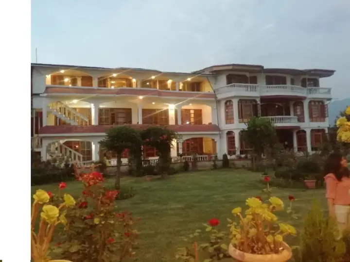 Шринагар: Dandoo Lake Resort