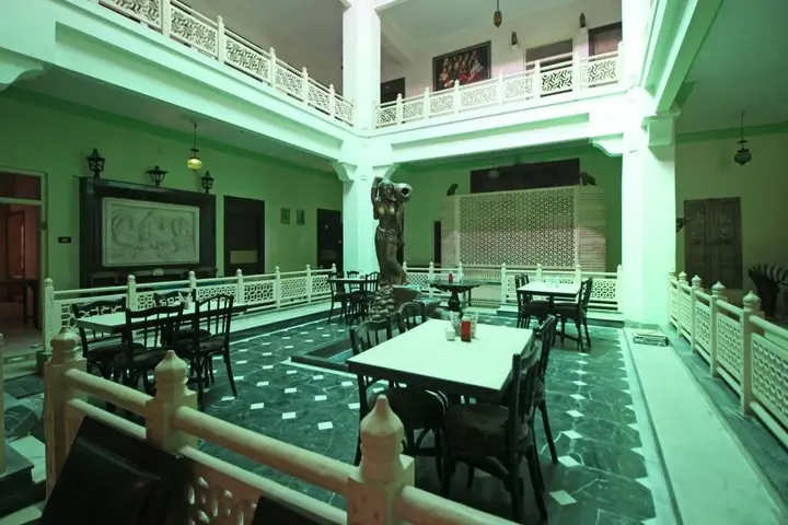 Кота: Hotel Navrang