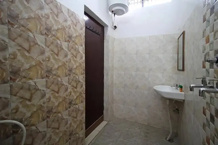 Барейлли: OYO Homes Rohilkhand Dental College