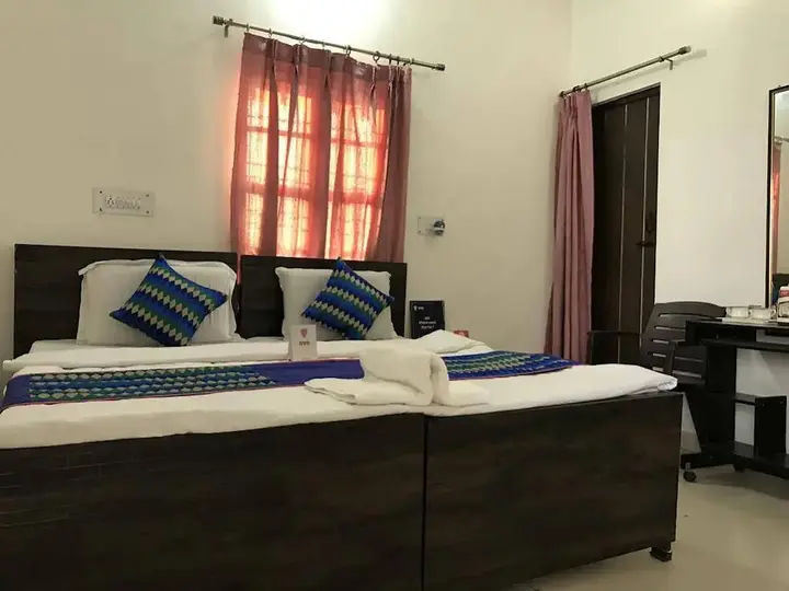 Барейлли: OYO Homes Rohilkhand Dental College