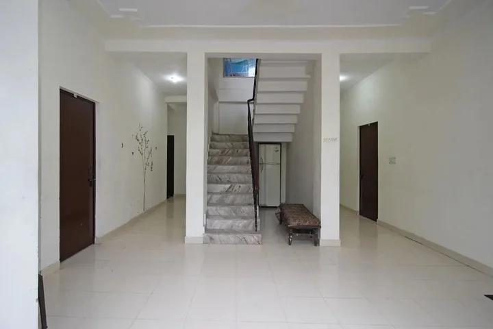 Барейлли: OYO Homes Rohilkhand Dental College