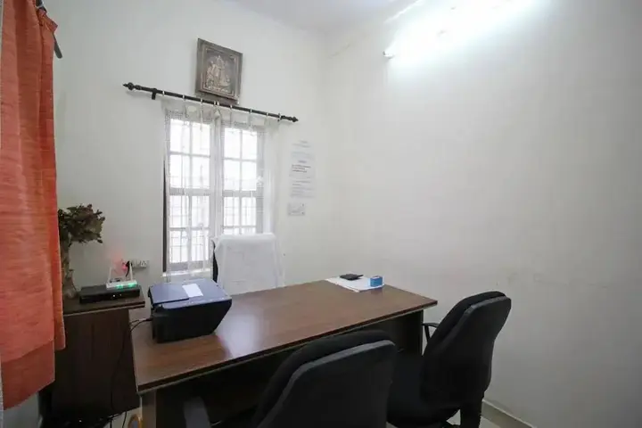 Барейлли: OYO Homes Rohilkhand Dental College