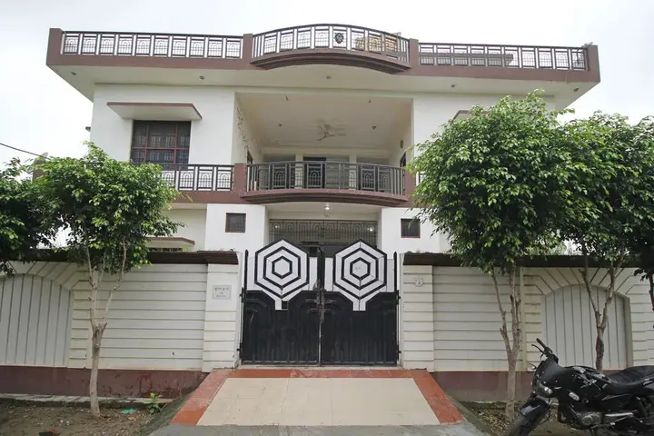 Барейлли: OYO Homes Rohilkhand Dental College