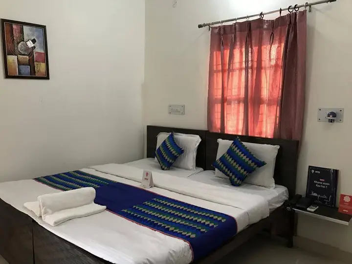 Барейлли: OYO Homes Rohilkhand Dental College