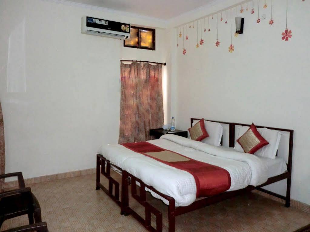 carousel image 0
