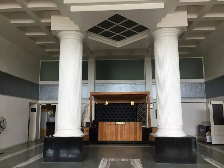 Хандала: Hotel Sheetal
