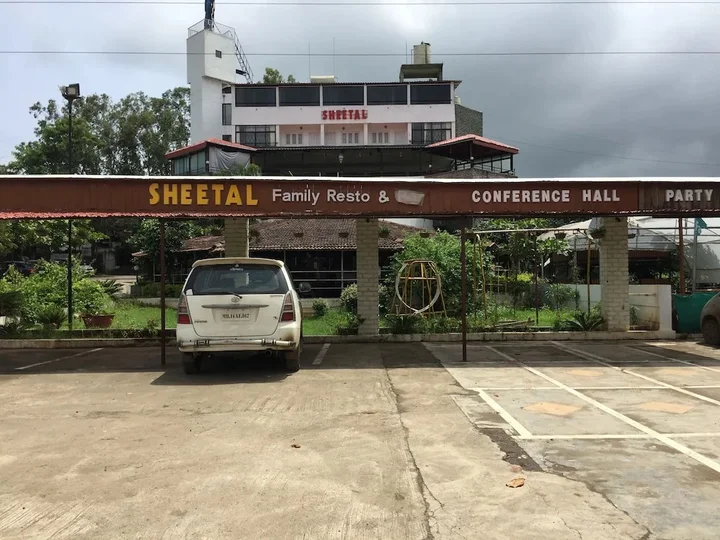 Хандала: Hotel Sheetal