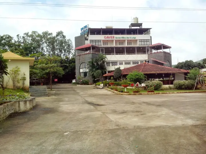 Хандала: Hotel Sheetal