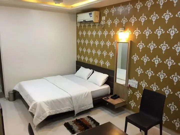 Хандала: Hotel Sheetal