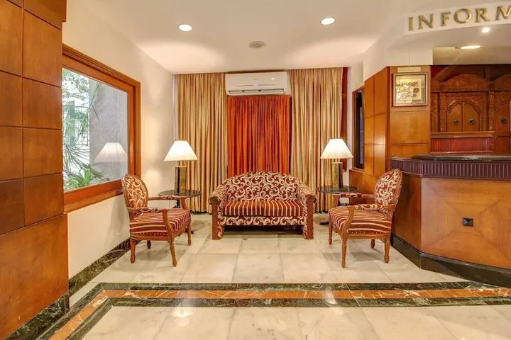Вадодара: Hotel Yuvraj