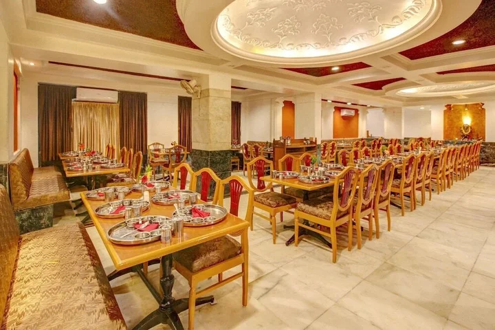 Вадодара: Hotel Yuvraj
