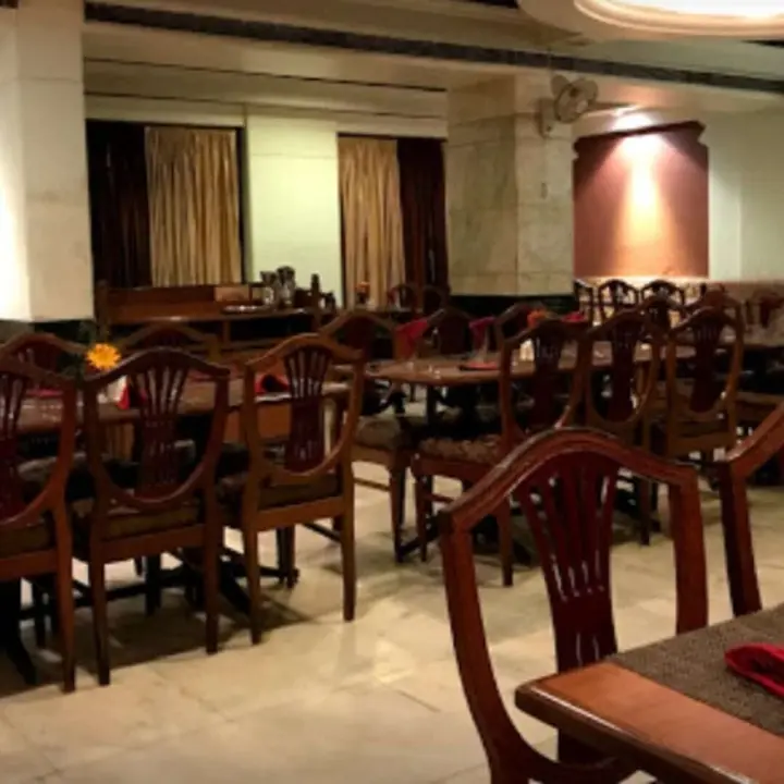 Вадодара: Hotel Yuvraj