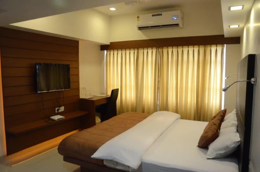 Вадодара: Hotel Yuvraj