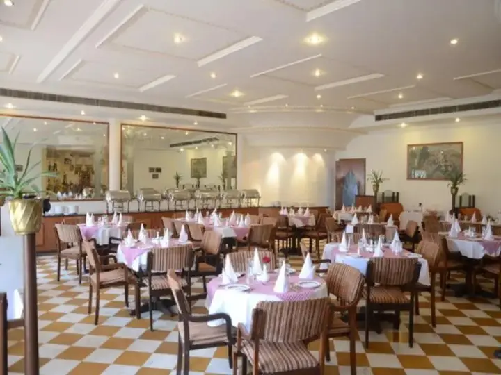 Джайпур: Hotel Gold Palace & Resort